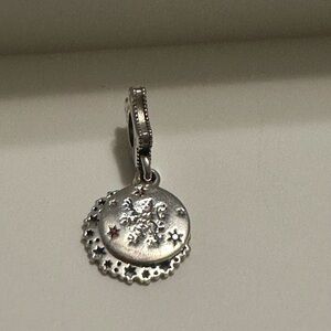 Pandora Harry Potter gryffindor charm